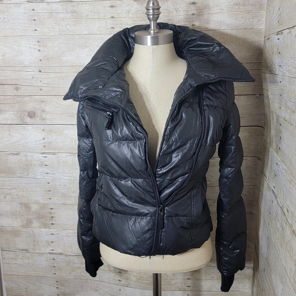 Andrew Marc black puffy jacket. Size L